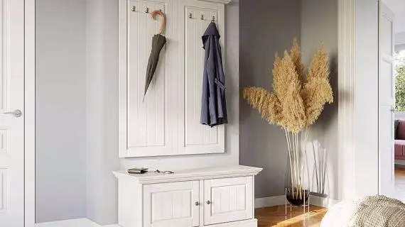 Panel ścienny z haczykami i siedziskiem w stylu wiejskim