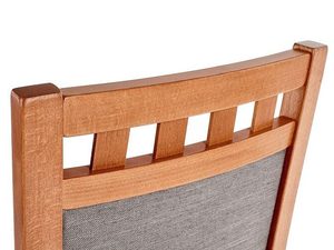 Miniaturka 3 - Detal krzesła olchowego zbliżenie na oparcie z ażurowymi otworami