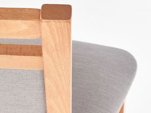 Miniaturka 5 - Detal krzesła drewnianego połączenie oparcia z siedziskiem olcha