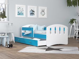 Miniaturka 27 - Białe łóżko z niebieską szufladą w pokoju dziecięcym z grafikami