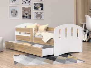 Miniaturka 28 - Drewniane łóżko dziecięce z jasnym materacem i barierką