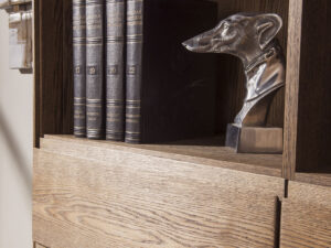 Miniaturka 9 - Dębowa szafka z szufladami i otwartą półką na książki