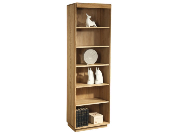 Wysoki regał dębowy z sześcioma otwartymi półkami na książki