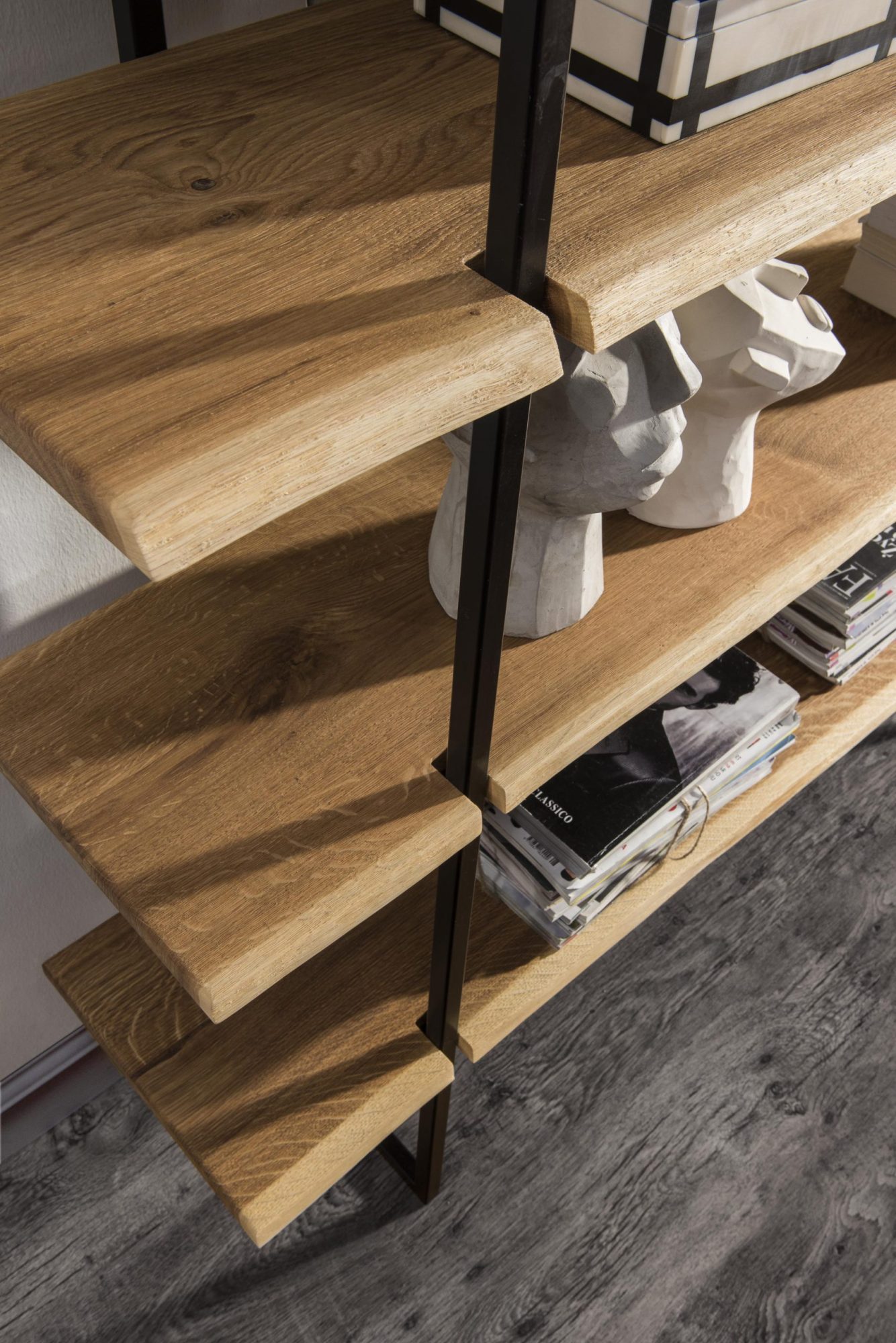 Drewniany regał widok z góry MASERI