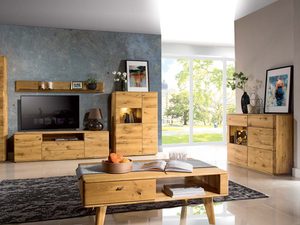 Miniaturka 3 - Aranżacja salonu z meblami drewnianymi w kolorze naturalnym