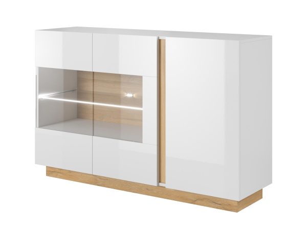 Biała komoda z przeszklonym frontem i dębową podstawą