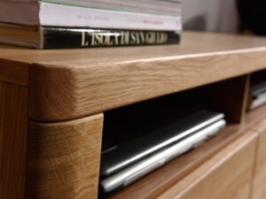 Miniaturka 2 - Szafka drewniana RTV zbliżenie półki Sakuro