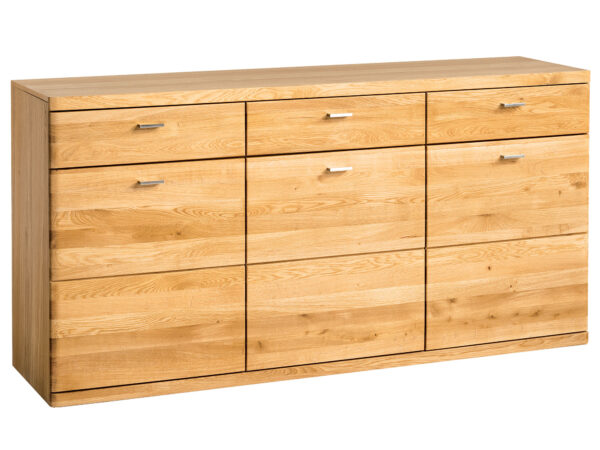 Szeroka komoda dębowa z trzema szufladami i drzwiczkami