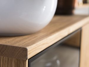 Miniaturka 5 - Detale industrialnej komody z metalowymi uchwytami w stylu loftowym