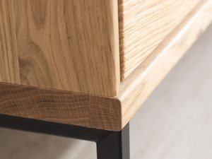 Miniaturka 5 - Witryna drewniana z szufladami nóżki czarne TAHARO