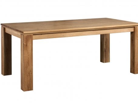 Duży drewniany stół do jadalni