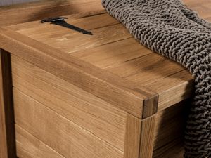 Miniaturka 1 - Duża skrzynia drewniana zbliżenie Hidos