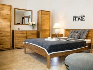 Miniaturka 1 - Dwudrzwiowa Szafa Dębowa ALAMOS aranzacja