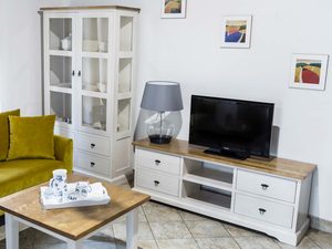 Miniaturka 3 - Szafka RTV z Drewna biała aranżacja LOGAN