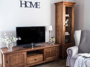 Miniaturka 8 - Drewniana szafka RTV aranżacja MENDOZ