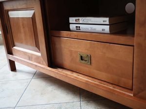 Miniaturka 2 - Szafka RTV drewniana zbliżenie