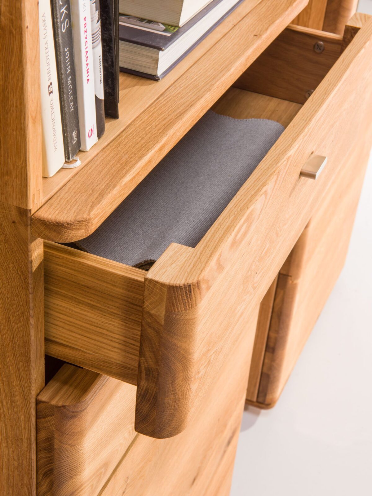 Kontenerek drewniany biurowy szuflady MASERI