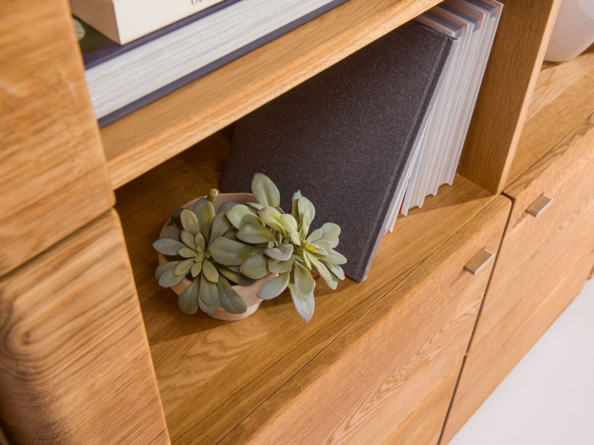 Kontenerek drewniany biurowy na kółkach półka MASERI