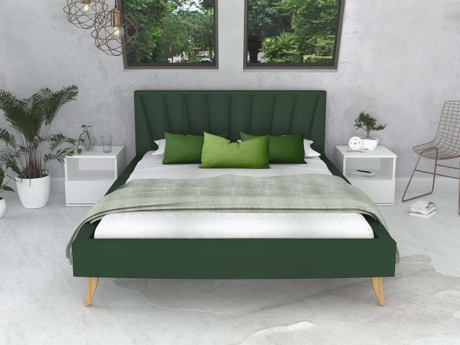 Łóżko na drewnianych nóżkach zielone aranżacja BONNIE