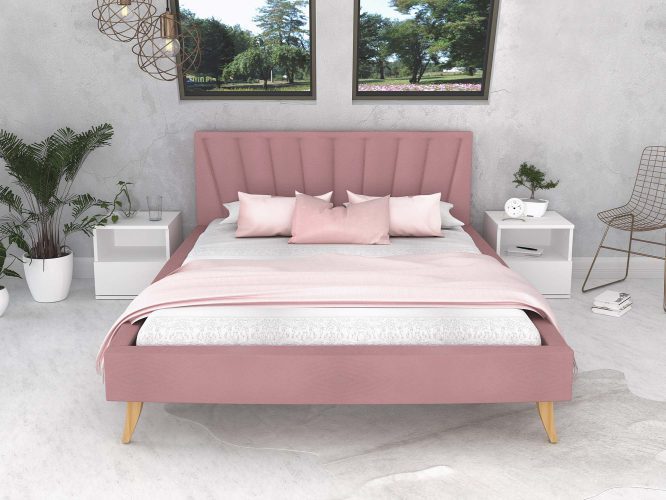 Łóżko na drewnianych nóżkach różowe przód BONNIE