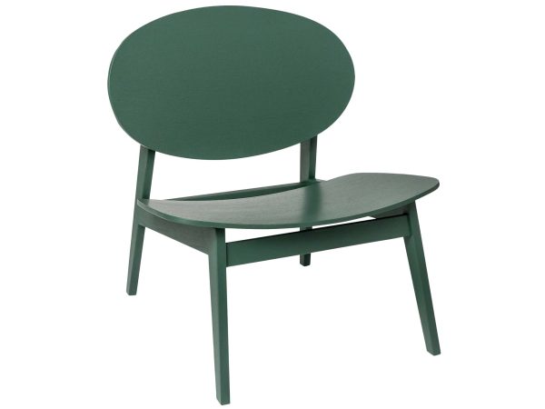 Niski fotel drewniany białe tło Piotr