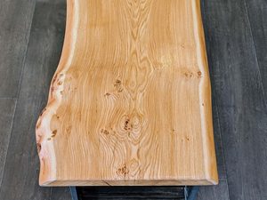 Miniaturka 8 - Nieregularny blat z żywicą i krawędzią w stylu live edge