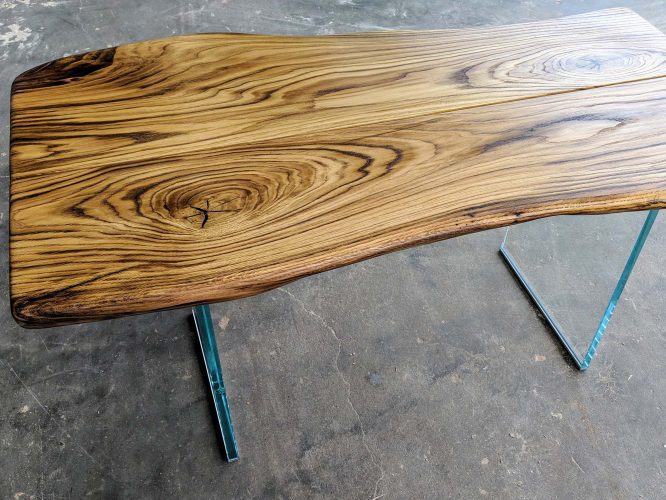 Duży drewniany stół do jadalni na szklanych nogach FOXY natura