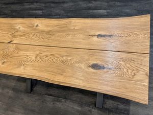 Miniaturka 12 - Blat z widocznymi sękami i ciemnymi żyłami drewna