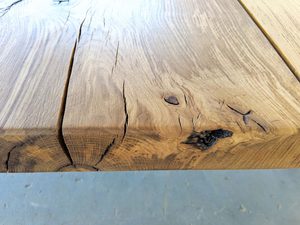 Miniaturka 15 - Blat z pęknięciem i sękiem w stylu rustykalnym na czarnych nogach