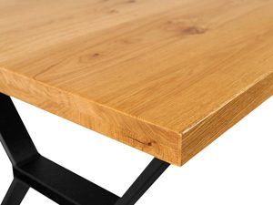 Miniaturka 2 - Zbliżenie na detal krawędzi blatu drewnianego w stole