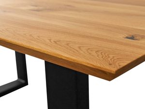 Miniaturka 3 - Detal blatu dębowego z frezowaną krawędzią i metalową nogą