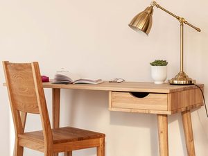 Miniaturka 2 - Biurko toaletka z litego drewna zbliżenie aranżacja JENS