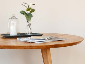 Miniaturka 2 - Drewniany okrągły stolik 90 cm zbliżenie SVALE