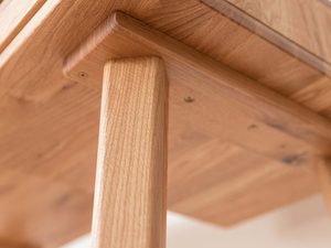 Miniaturka 4 - Drewniana toaletka biurko z szufladami zbliżenie dół JENS