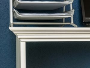 Miniaturka 8 - Białe biurko klasyczne blat zbliżenie INGRID