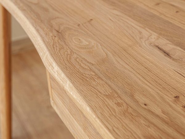 Biurko toaletka z litego drewna blat zbliżenie JENS Biurko toaletka z litego drewna blat zbliżenie JENS