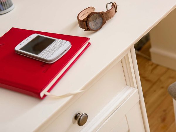 Biurko drewniane podwójne białe szczegóły INGRID Biurko drewniane podwójne białe szczegóły INGRID