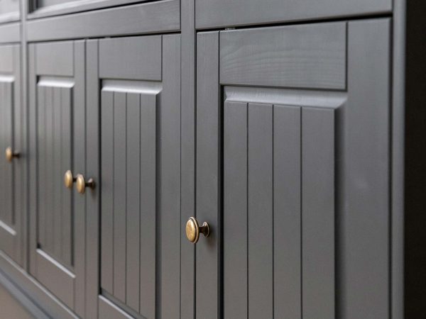 Solidna komoda z drewna litego drzwiczki grafit INGRID