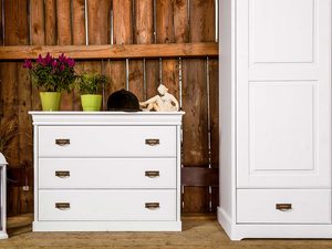 Miniaturka 6 - Sosnowa mała biała komoda biały aranżacja ANADI