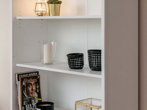 Miniaturka 6 - Biały regał biblioteczka zbliżenie aranżacji ANADI