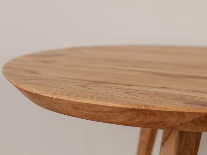 Drewniany okrągły stolik 90 cm blat wykończenie SVALE