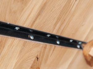 Miniaturka 8 - Drewniany okrągły stolik 90 cm detale SVALE