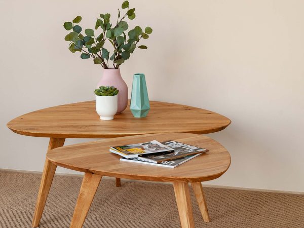 Owalny stolik kawowy z drewna aranżacja stoliki OLVIR