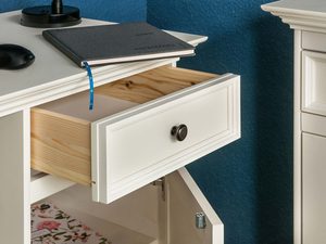 Miniaturka 10 - Białe biurko klasyczne zbliżenie szuflada INGRID