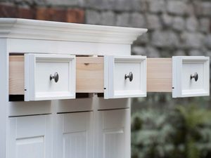 Miniaturka 18 - Biała klasyczna komoda drewniana szuflady otwarte INGRID