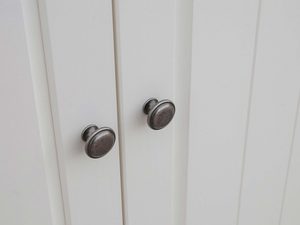 Miniaturka 8 - Szafa bieliźniarka drewniana drzwiczki uchwyty INGRID