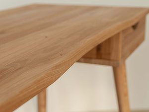 Miniaturka 14 - Biurko toaletka z litego drewna zbliżenie blat JENS