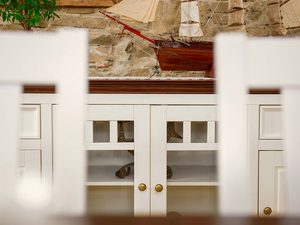 Miniaturka 7 - Duża komoda vintage biały orzech zbliżenie INGRID