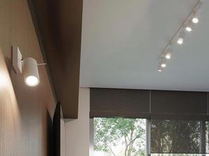 Miniaturka 17 - Oświetlenie punktowe LED w salonie z dużym oknem