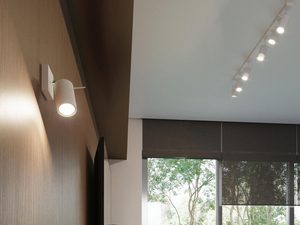 Miniaturka 9 - Reflektor ścienny LED zintegrowany z szyną w salonie